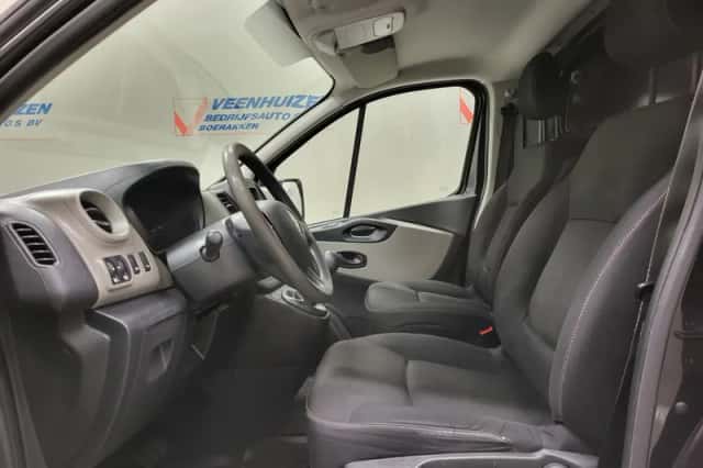 Renault Trafic (2018) thumbnail 5