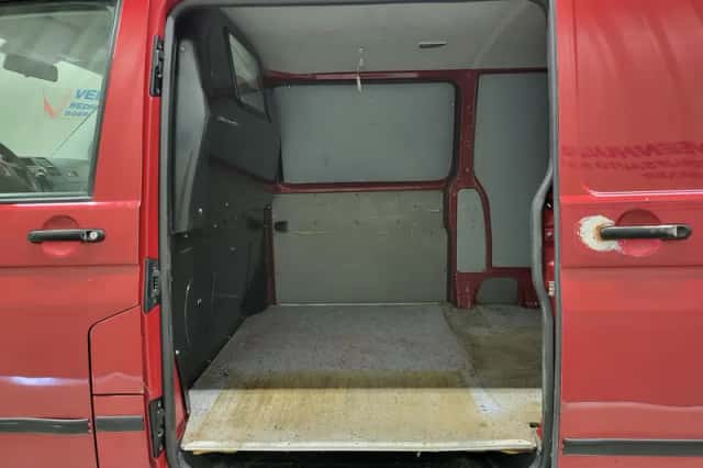 Volkswagen Transporter (2007) thumbnail 6
