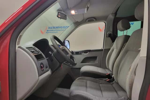 Volkswagen Transporter (2006) thumbnail 5