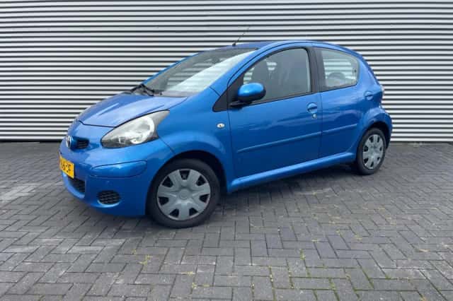 Toyota Aygo (2009) thumbnail 1