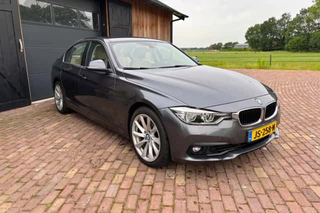 BMW 3-Serie (2016) thumbnail 2