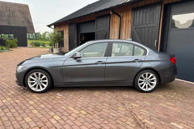BMW 3-Serie (2016) thumbnail 4