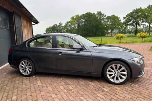 BMW 3-Serie (2016) thumbnail 5