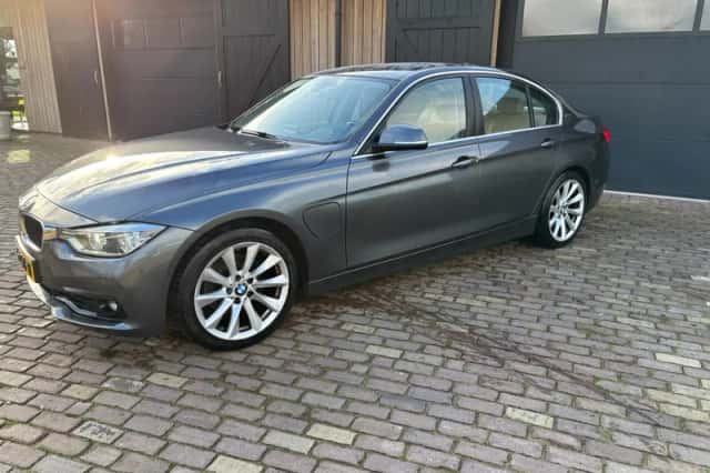 BMW 3-Serie (2016) thumbnail 6