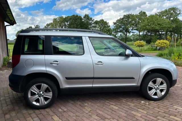 Škoda Yeti (2013) thumbnail 4