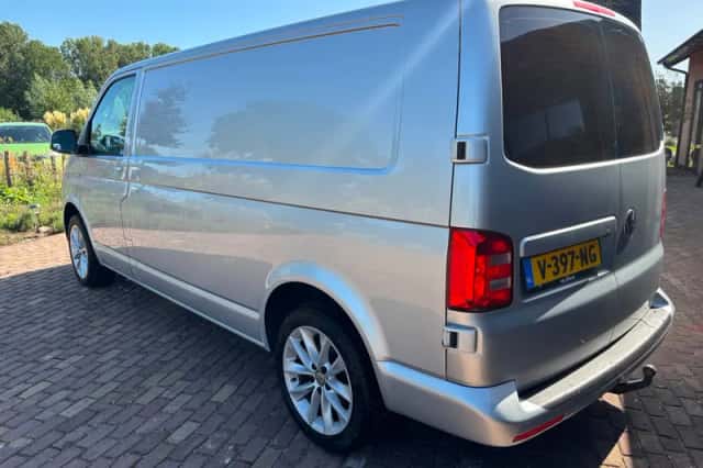 Volkswagen Transporter (2018) thumbnail 5