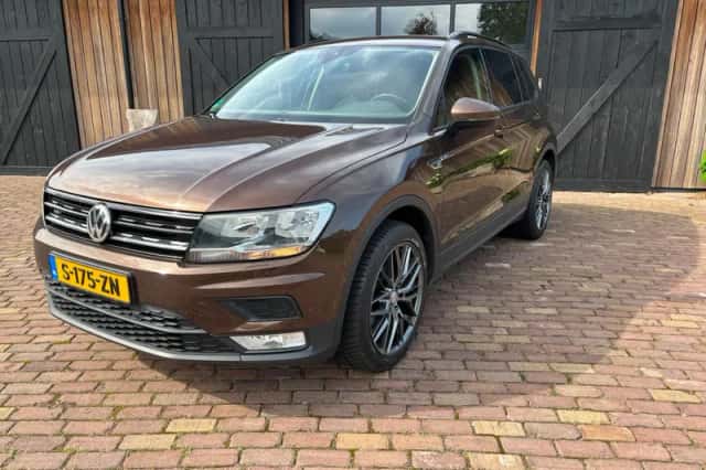 Volkswagen Tiguan (2017) thumbnail 1