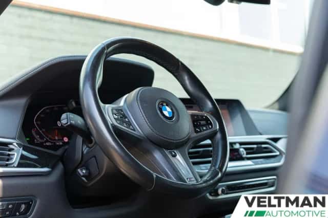 BMW X7 (2020) thumbnail 3