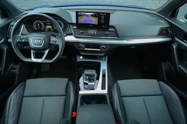 Audi Q5 (2022) thumbnail 4