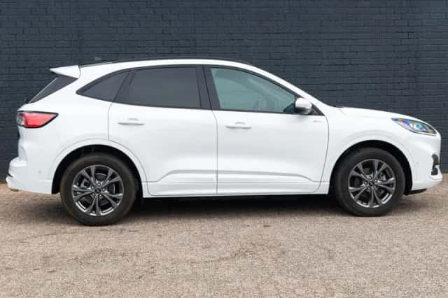 Ford Kuga (2022) thumbnail 6