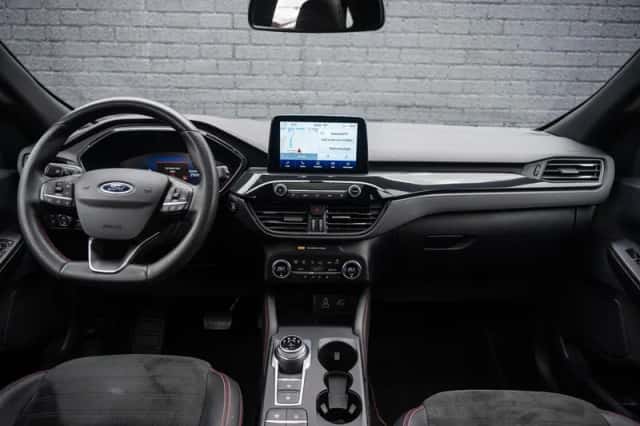 Ford Kuga (2022) thumbnail 5
