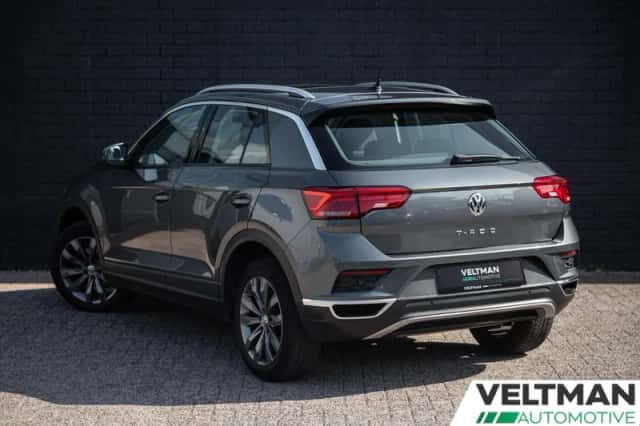 Volkswagen T-Roc (2020) thumbnail 3