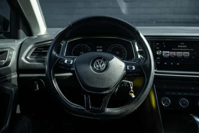 Volkswagen T-Roc (2020) thumbnail 5