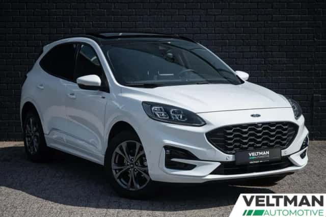 Ford Kuga (2023) thumbnail 2