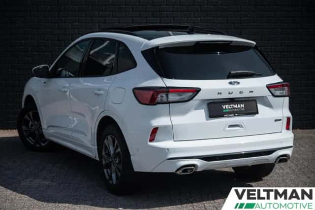 Ford Kuga (2023) thumbnail 3
