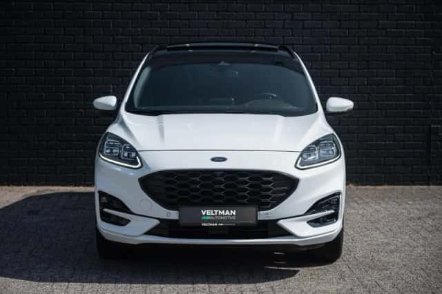 Ford Kuga (2023) thumbnail 4