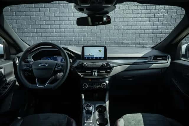 Ford Kuga (2023) thumbnail 5