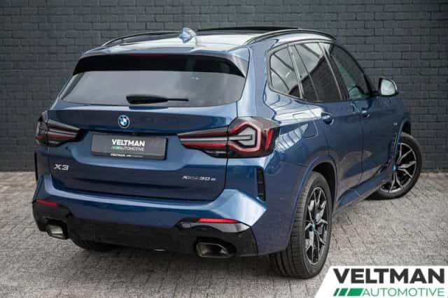 BMW X3 (2022) thumbnail 3