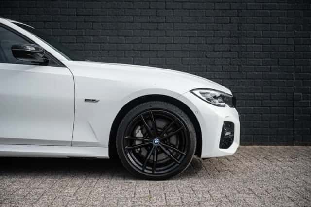 BMW 3-Serie (2022) thumbnail 4