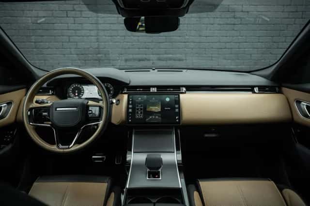 Land Rover Range Rover Velar (2023) thumbnail 4