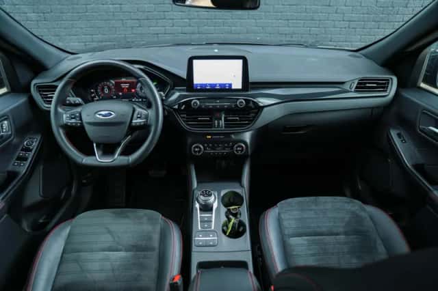 Ford Kuga (2022) thumbnail 5