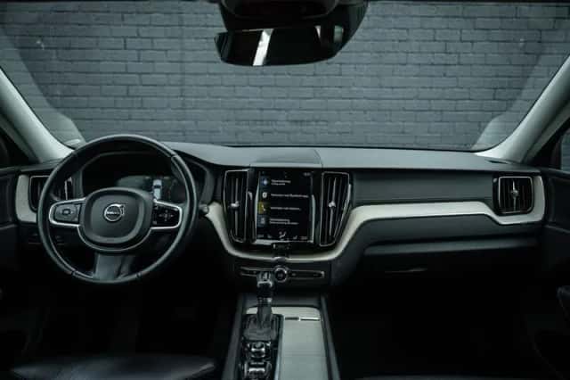 Volvo XC60 (2018) thumbnail 5