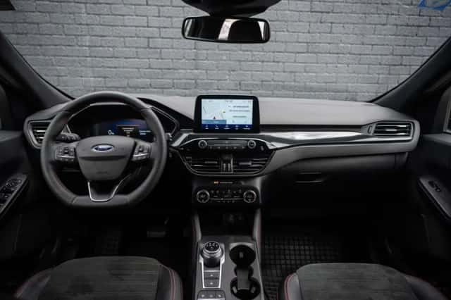 Ford Kuga (2022) thumbnail 5