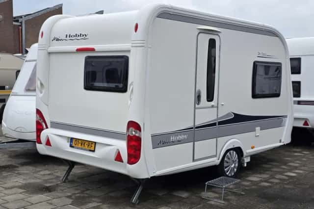 Hobby De Luxe (2013) thumbnail 3