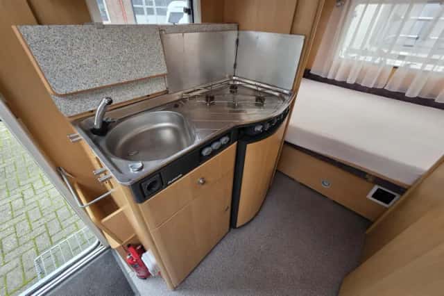 Dethleffs Camper (2000) thumbnail 4