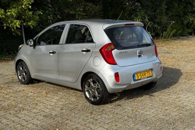 Kia Picanto (2012) thumbnail 3