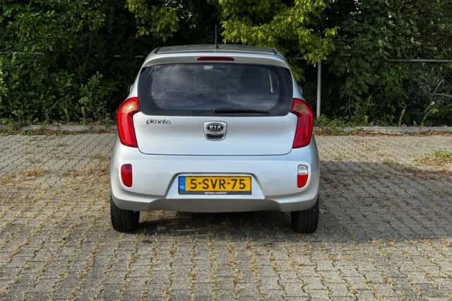 Kia Picanto (2012) thumbnail 4