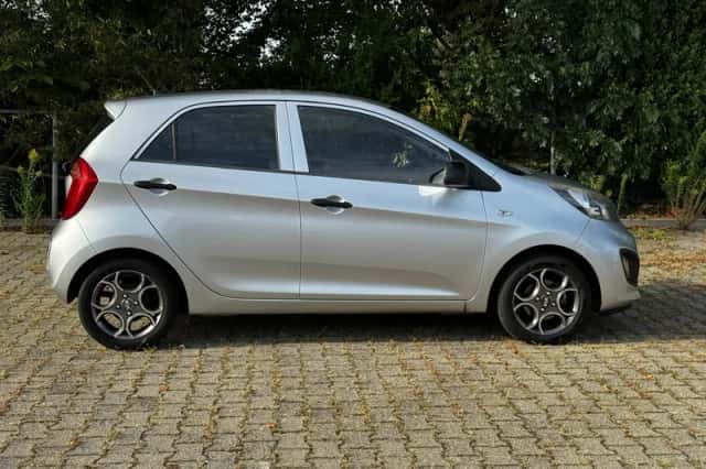 Kia Picanto (2012) thumbnail 6
