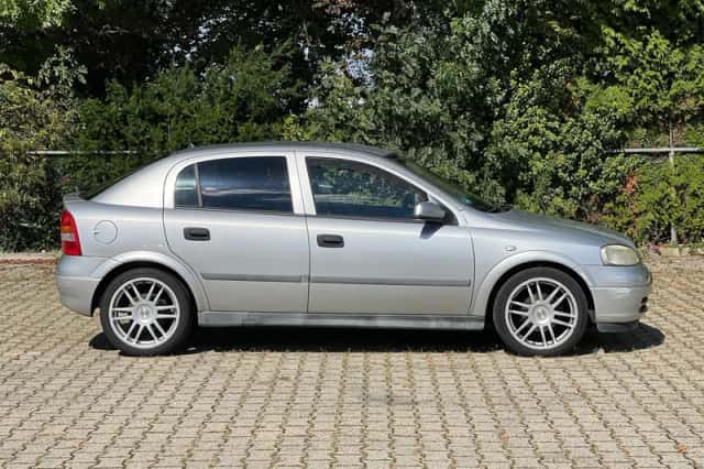 Opel Astra (2001) thumbnail 6
