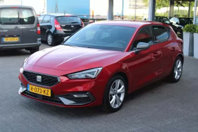 SEAT Leon (2022) thumbnail 3