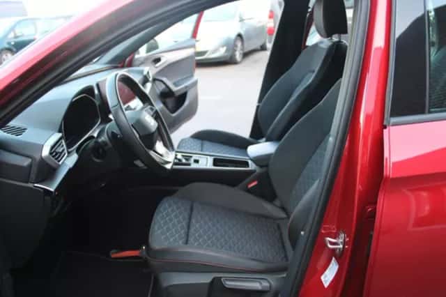 SEAT Leon (2022) thumbnail 5