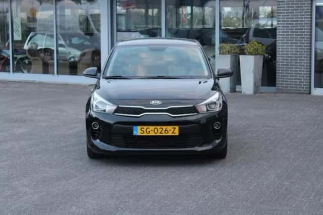 Kia Rio (2018) thumbnail 2