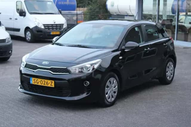 Kia Rio (2018) thumbnail 3