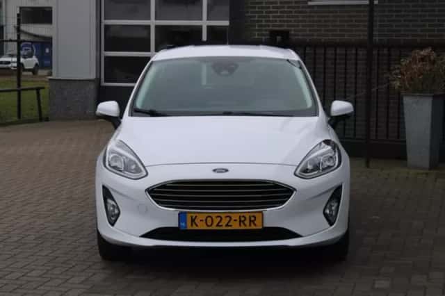 Ford Fiesta (2021) thumbnail 2