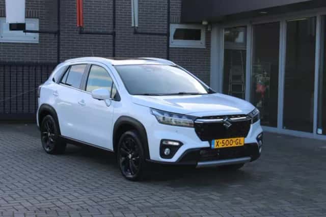 Suzuki S-Cross (2023) thumbnail 1