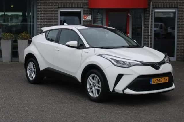 Toyota C-HR (2021) thumbnail 1