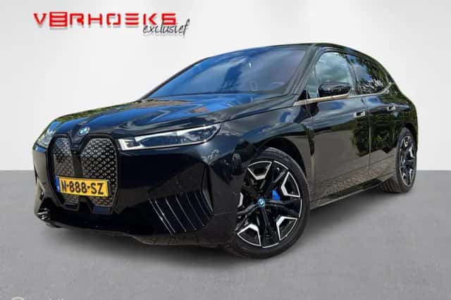 BMW iX (2021) thumbnail 1