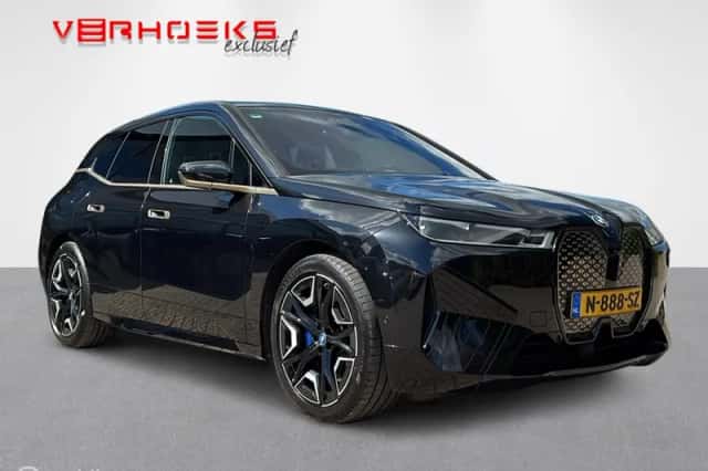 BMW iX (2021) thumbnail 3