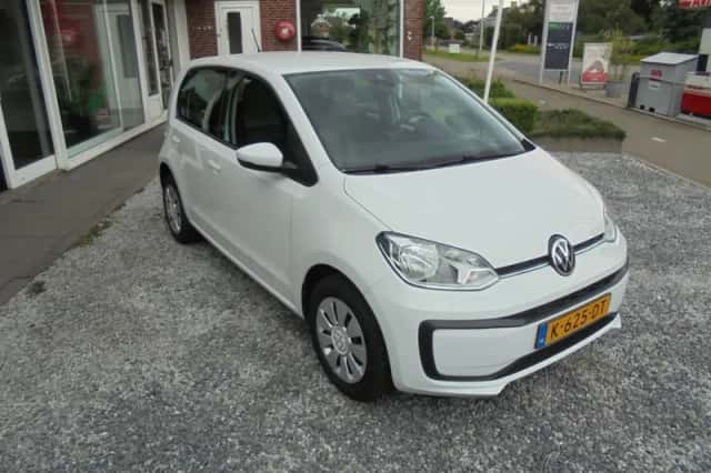 Volkswagen Up! (2020) thumbnail 3
