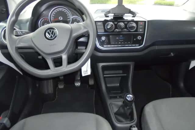 Volkswagen Up! (2020) thumbnail 4
