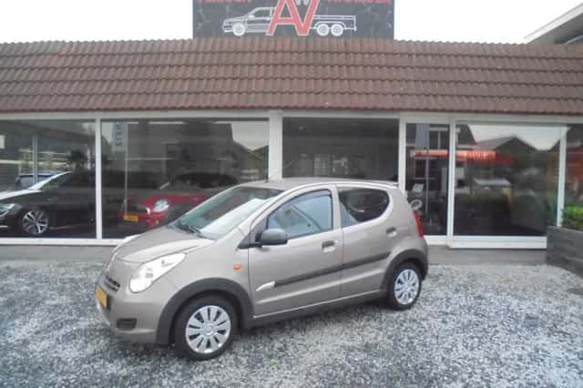 Suzuki Alto (2011) thumbnail 1