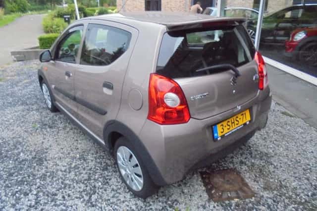 Suzuki Alto (2011) thumbnail 2