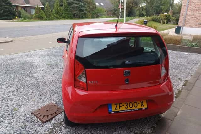 SEAT Mii (2015) thumbnail 3