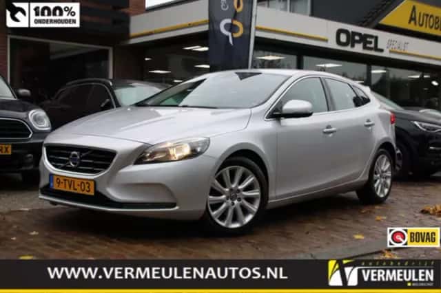 Volvo V40 (2014) thumbnail 1