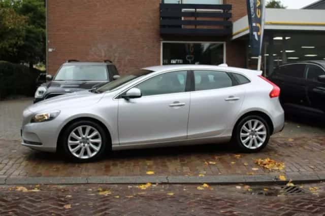 Volvo V40 (2014) thumbnail 4