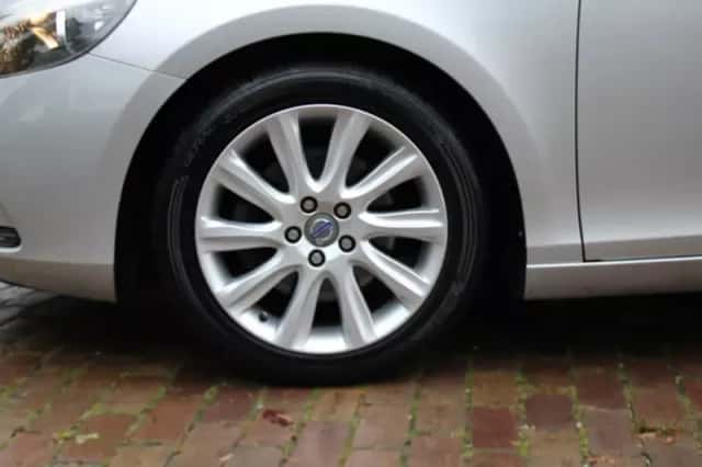 Volvo V40 (2014) thumbnail 5